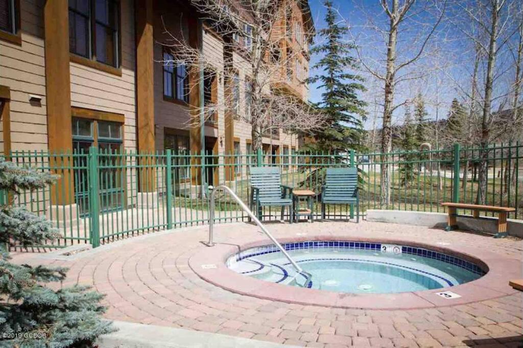 Ski-In/Ski-Out Zephyr 1 Bedroom Condo Уинтър Парк Екстериор снимка