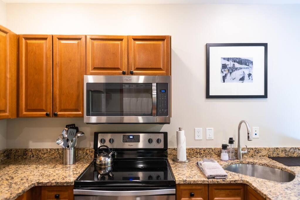 Ski-In/Ski-Out Zephyr 1 Bedroom Condo Уинтър Парк Екстериор снимка